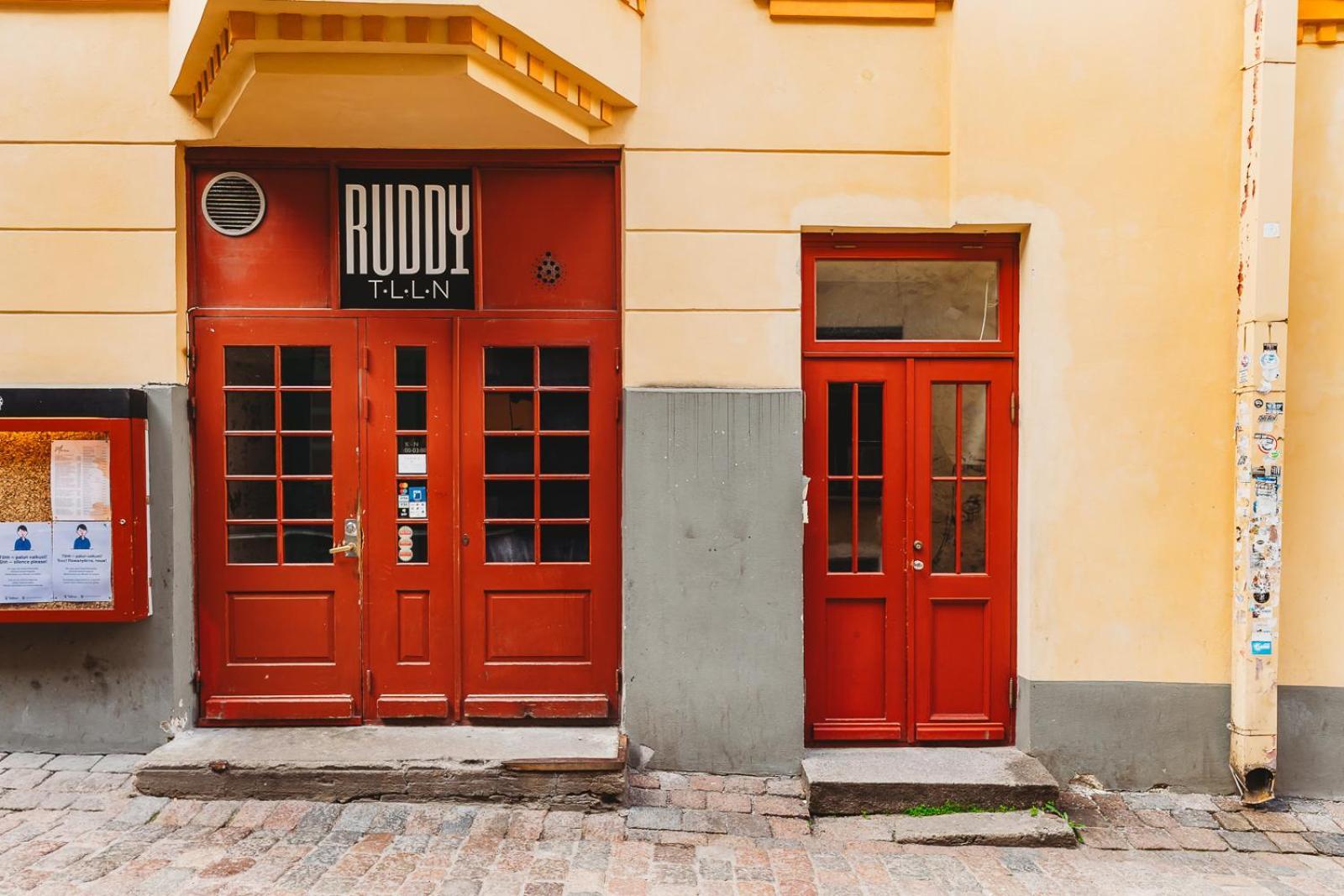 Апартамент Old Town Room, Private Bathroom - A Талин